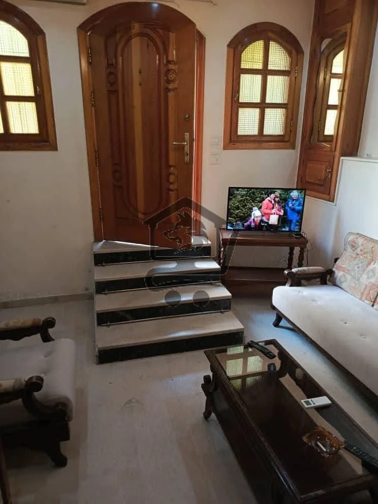 منزل بإكساء وفرش جيد