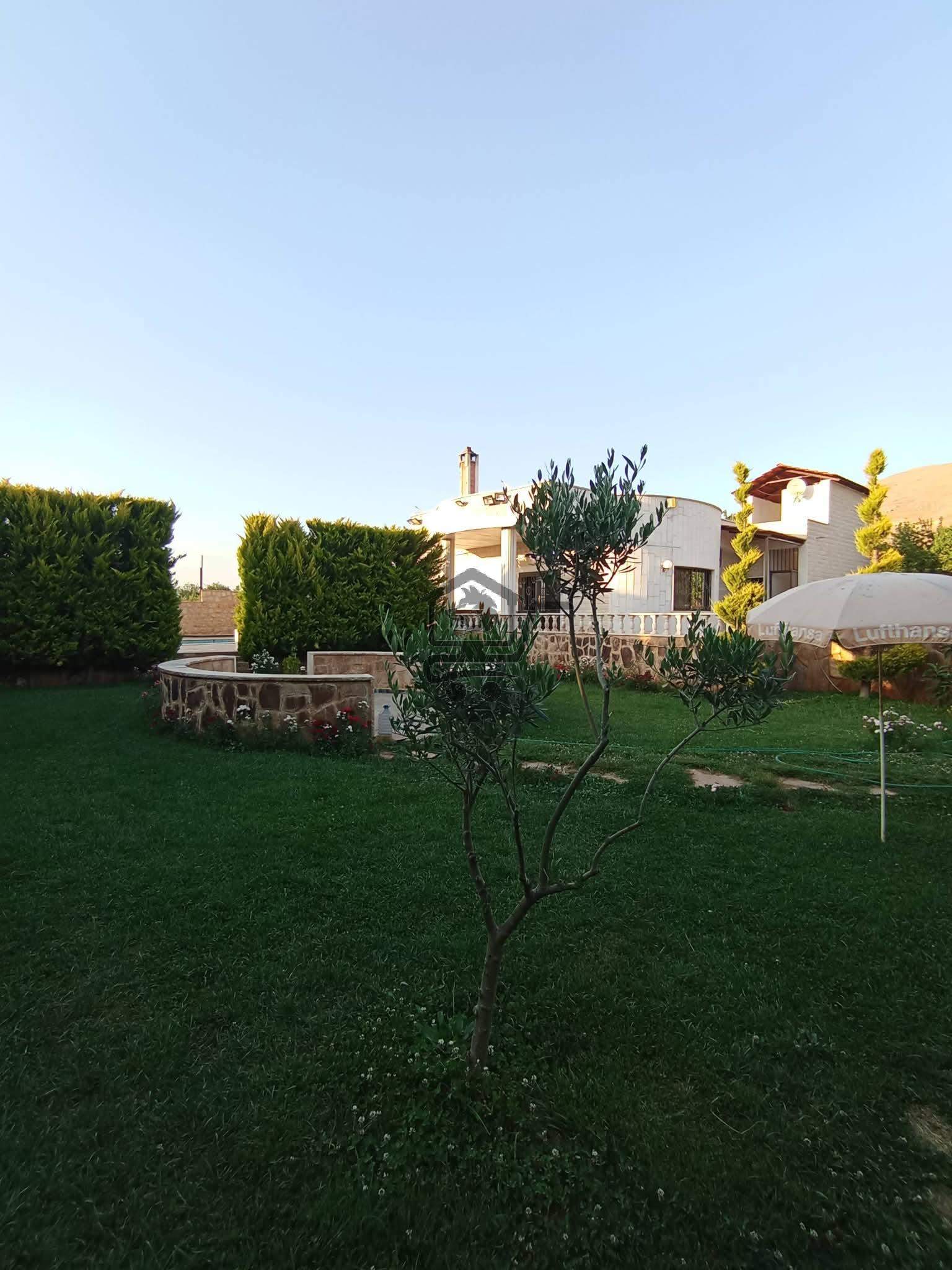 مزرعة بتصميم عصري - الصورة 1