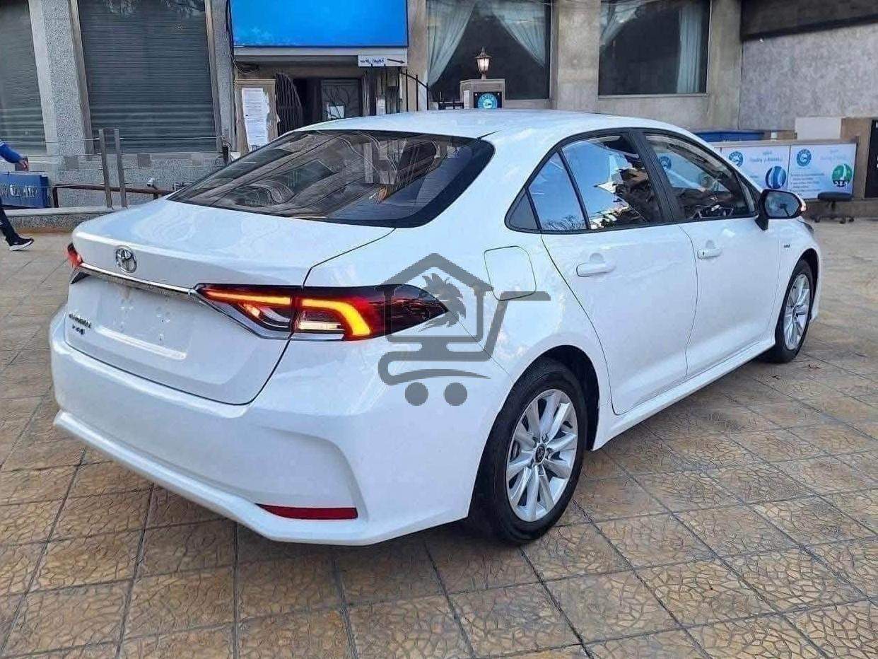 Toyota Corolla Hybrid - الصورة 2