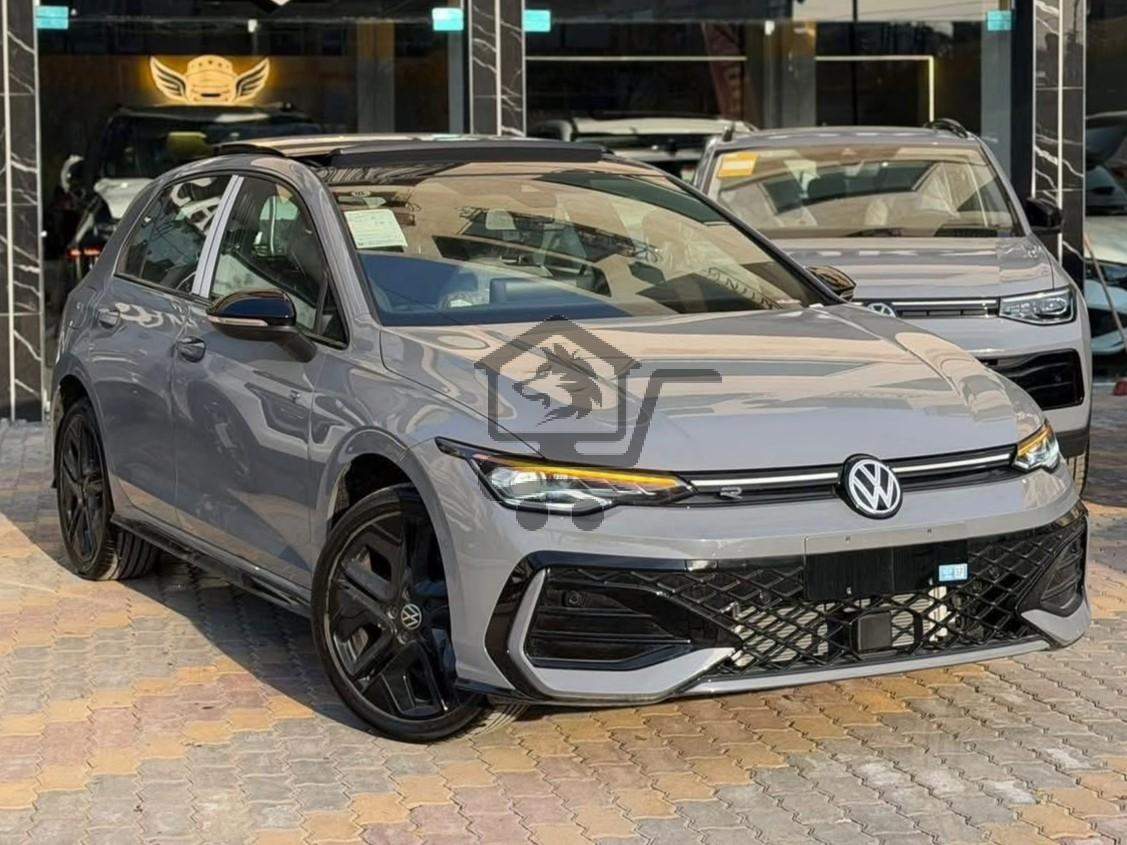 Volkswagen Golf R 2025 - الصورة 1