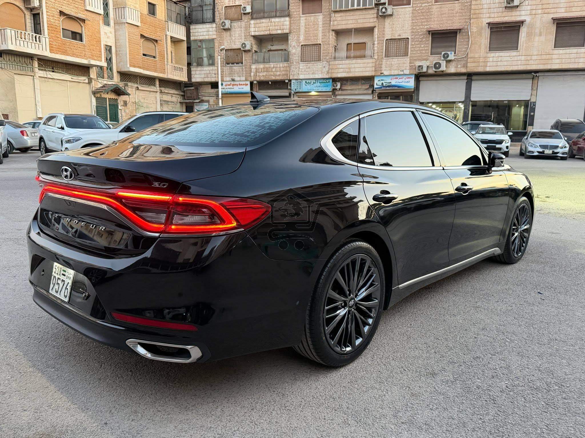 Hyundai Azera 2017 - الصورة 2