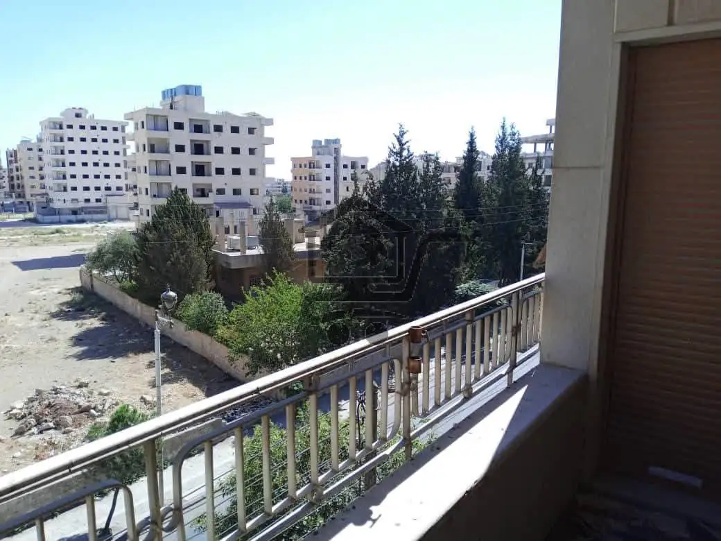 منزل ثلاث غرف بدون فرش - الصورة 2