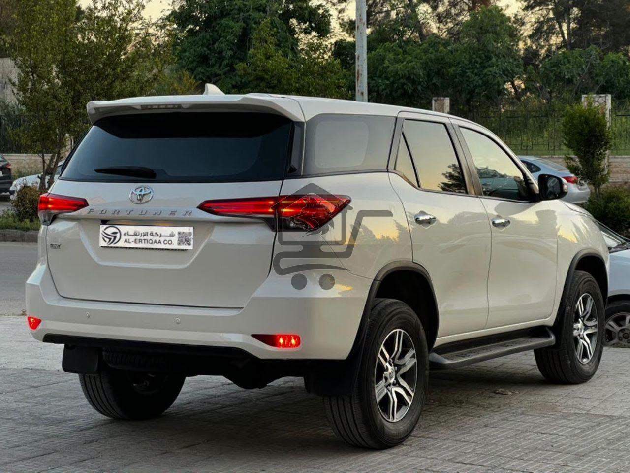 Toyota Fortuner Gx 2022 - الصورة 2