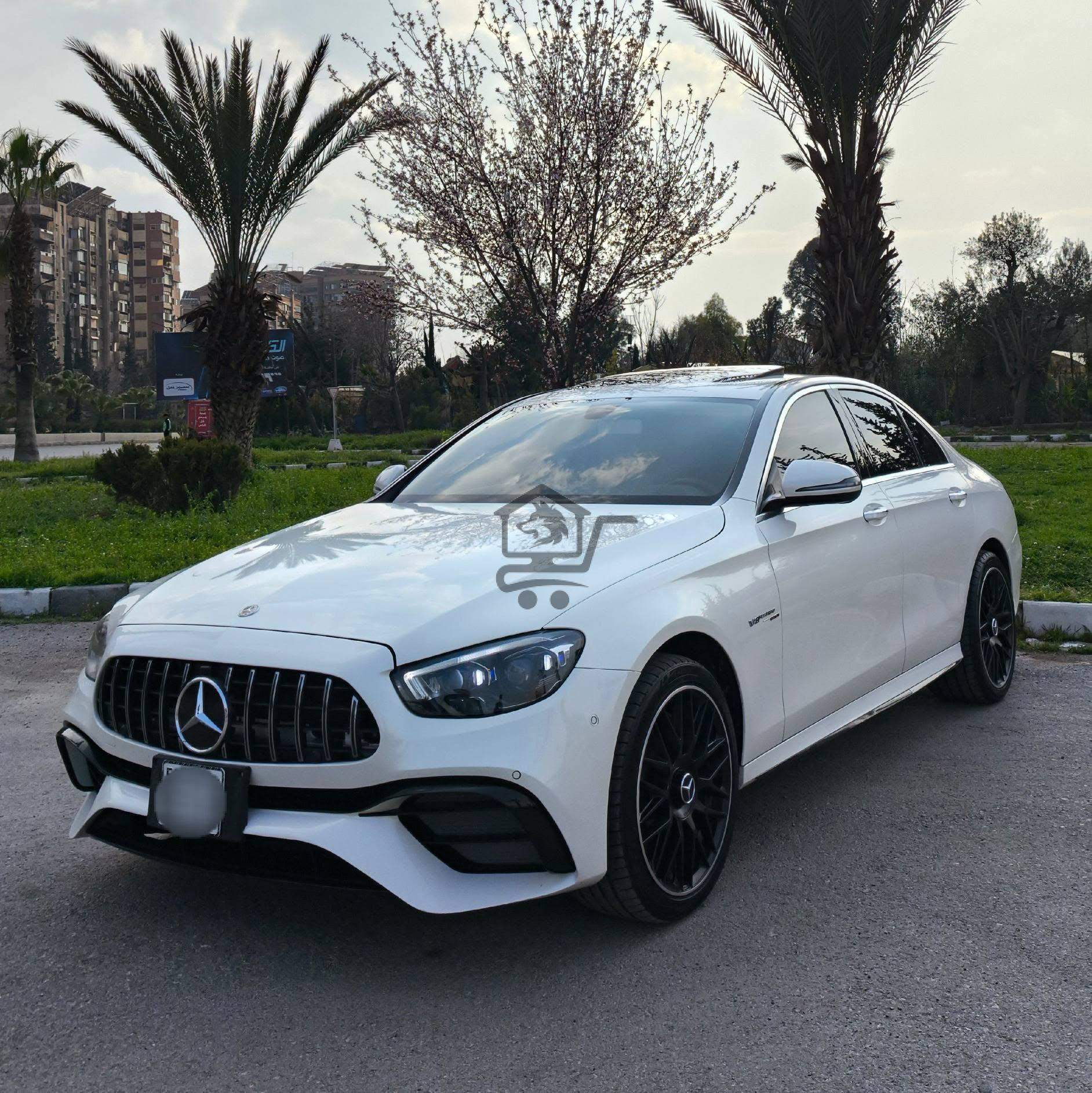 Mercedes-Benz E300 2017 - الصورة 1