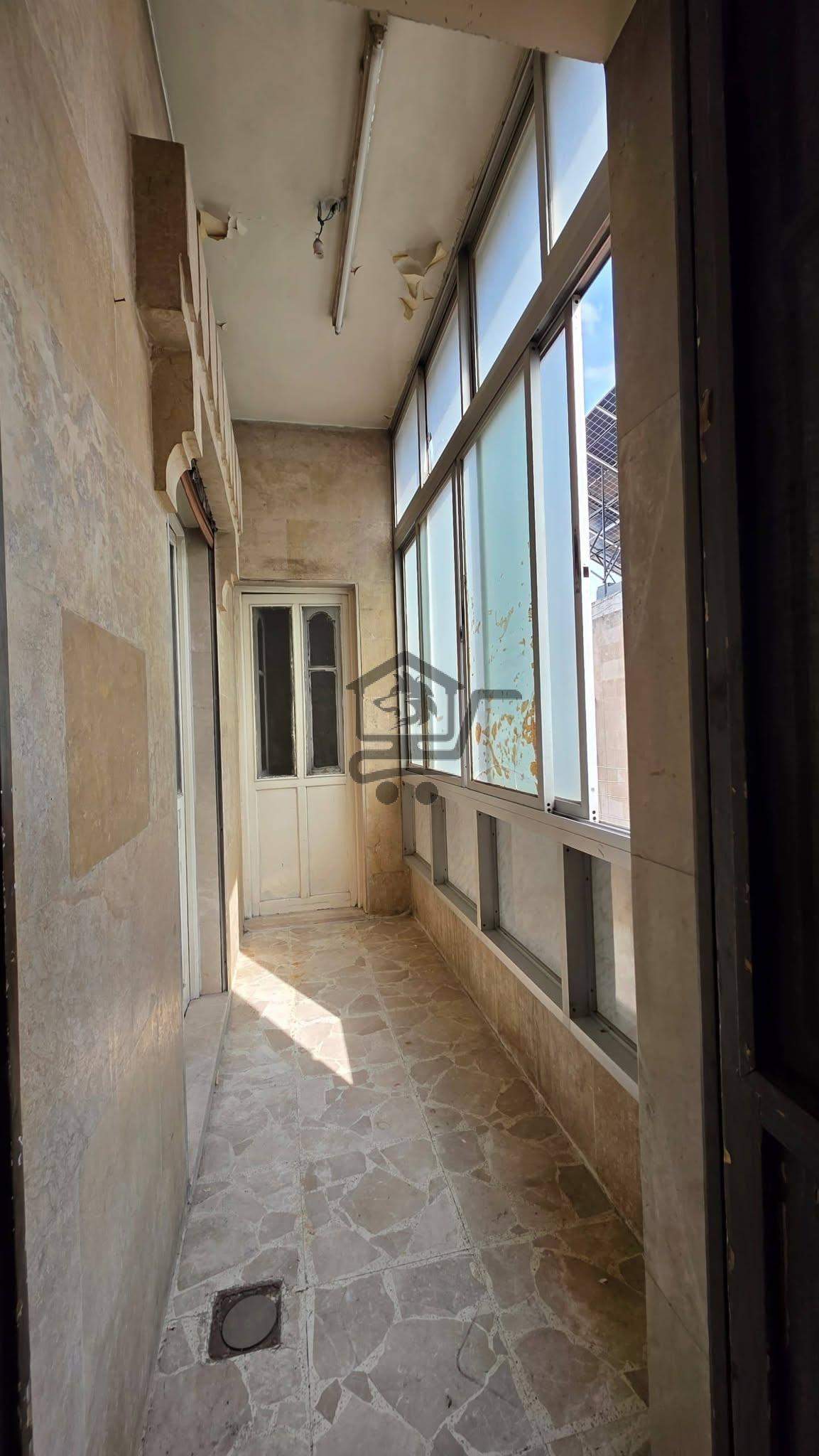 شقة سكنية بموقع مميز - الصورة 9
