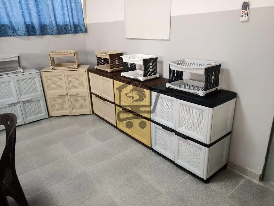 خزانة تقيلة ومرتبة - الصورة 2