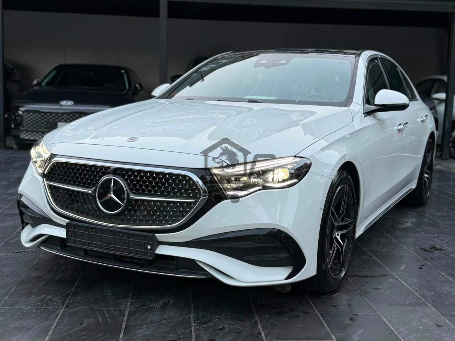 Mercedes E300 4Matic 2026 - الصورة 1