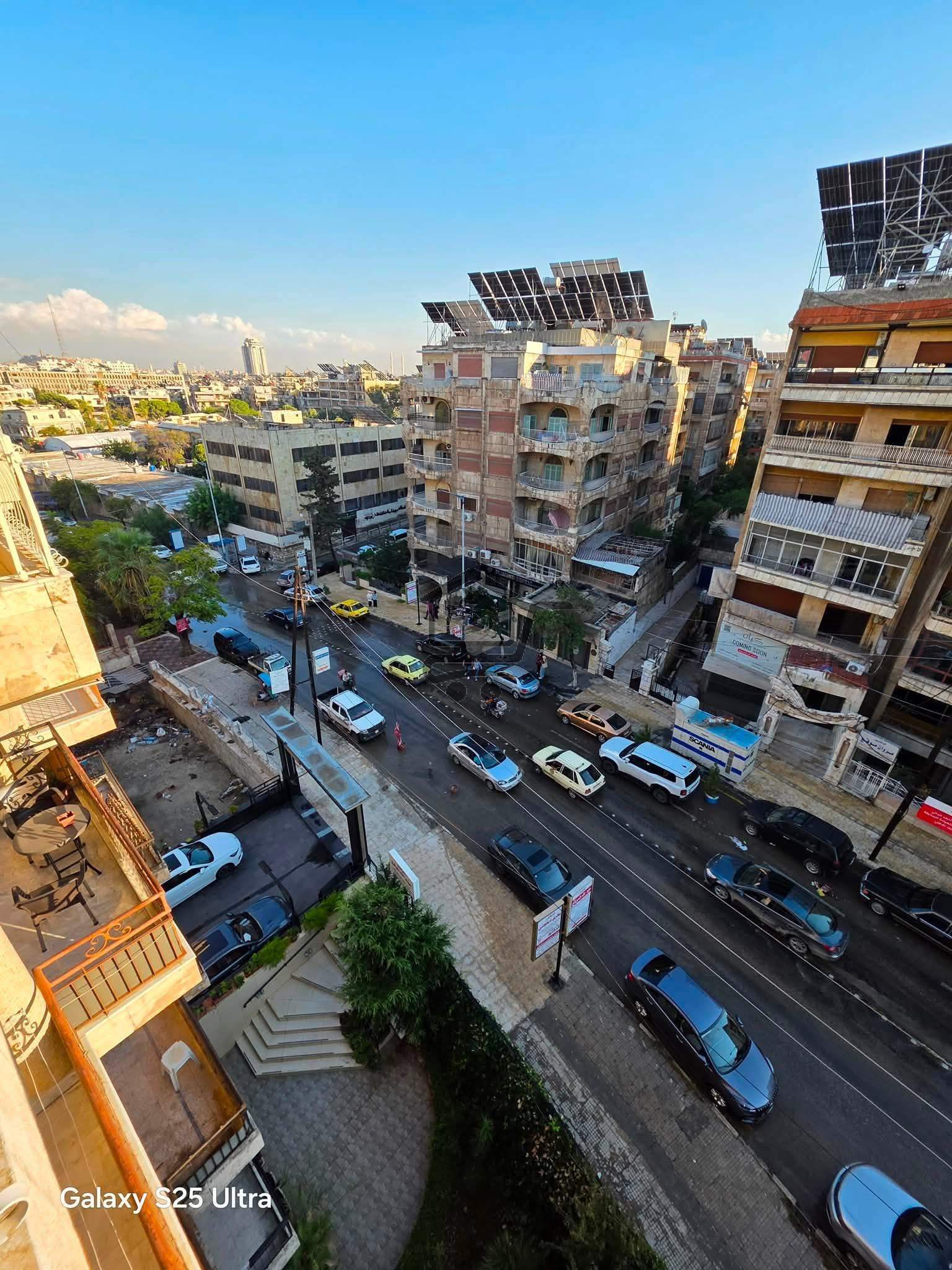 للبيع شقة بموقع متميز - الصورة 2