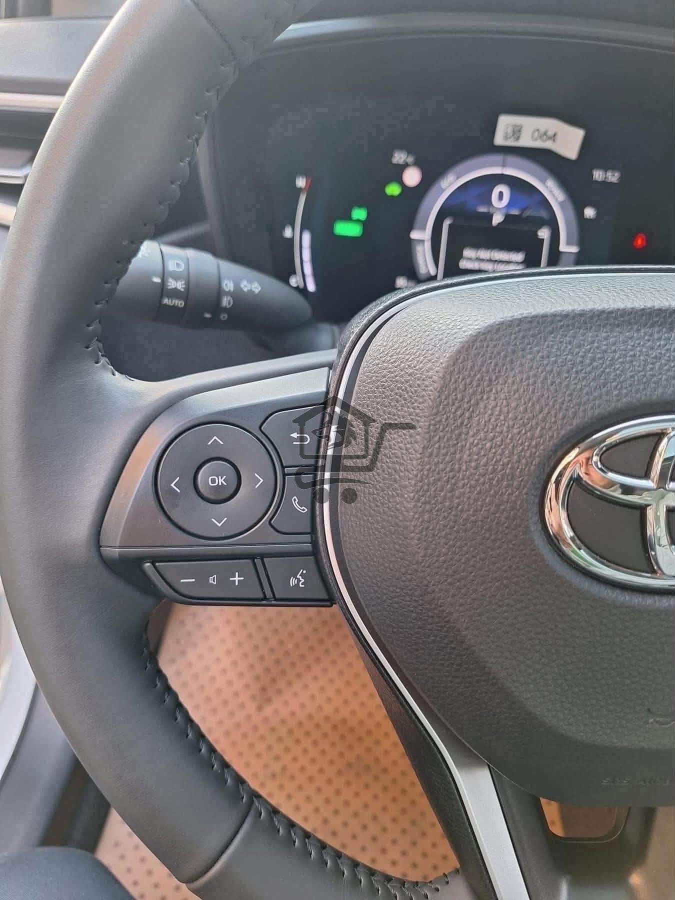 Toyota Corolla Hybrid - الصورة 6