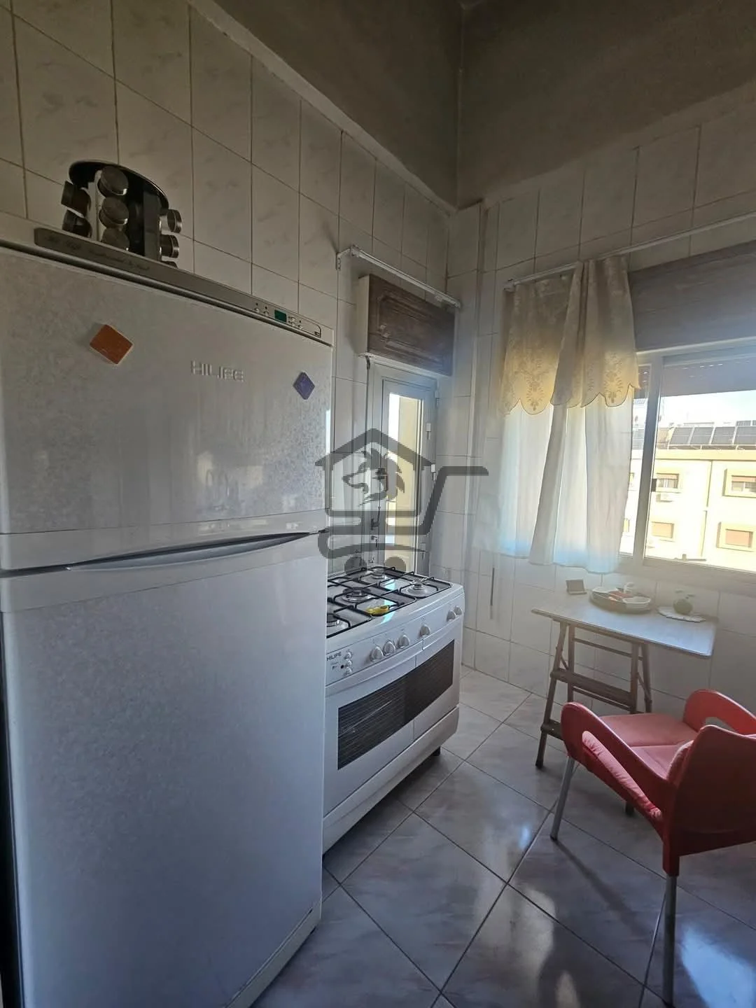 شقة مؤلفة من غرفتين بدون فرش - الصورة 4