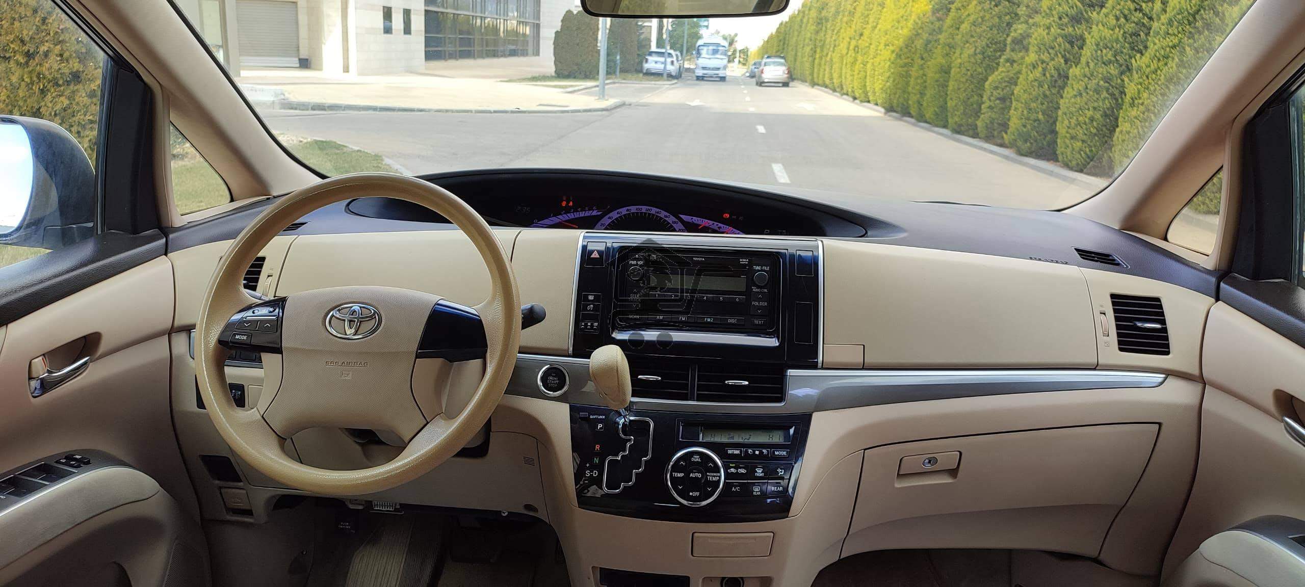 Toyota Previa 2014 - الصورة 6