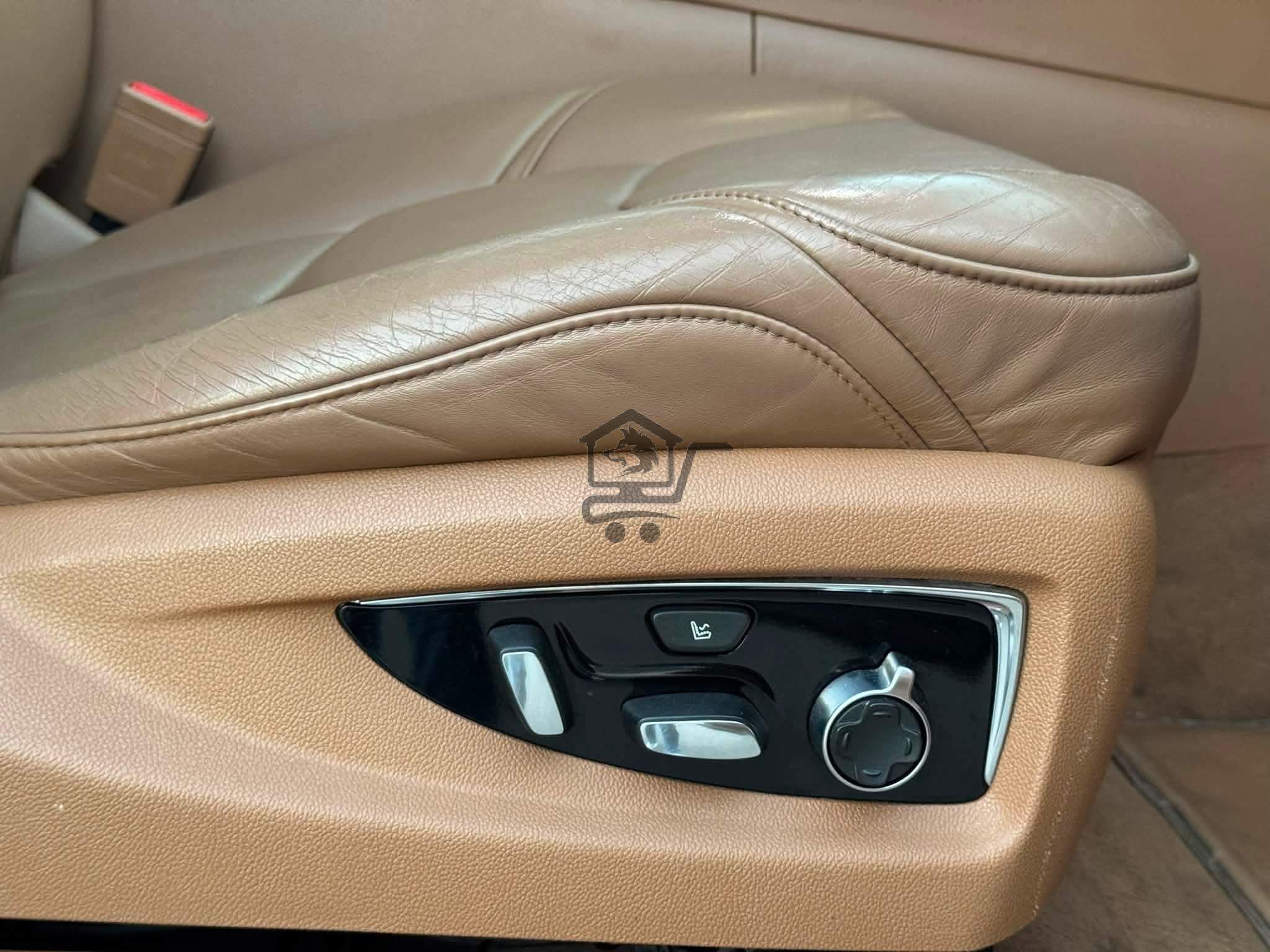 ESCALADE PLATINUM - الصورة 2