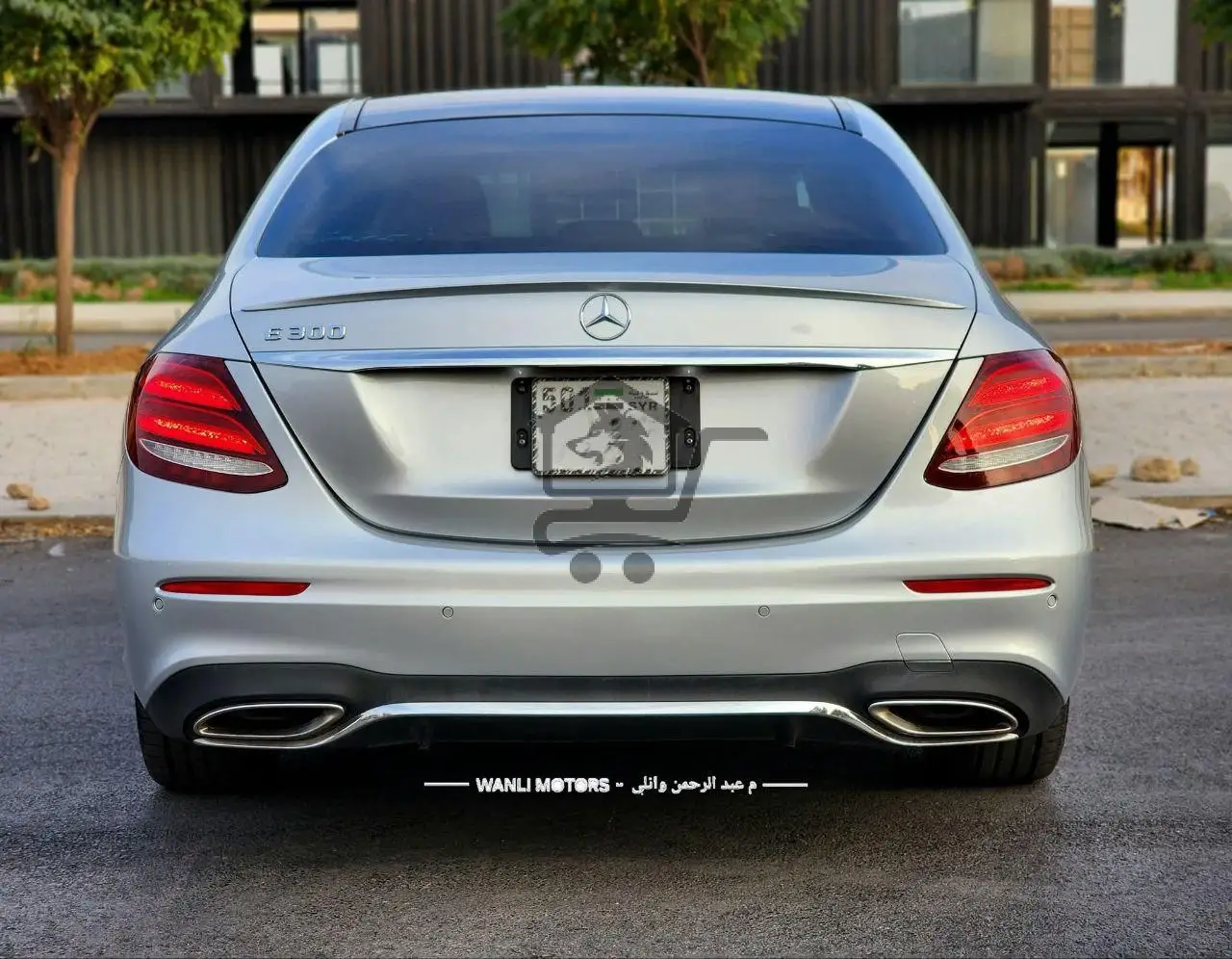 MERCEDES BENZ E300 - الصورة 2