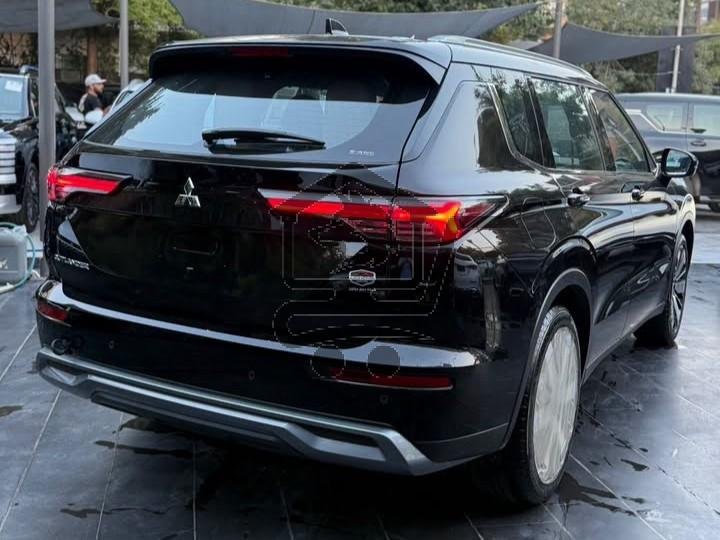 Mitsubishi Outlander 2026 - الصورة 2