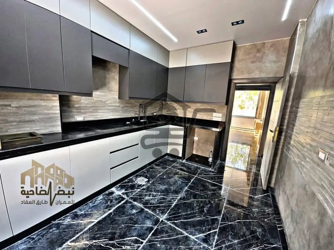 بيت فخم بموقع خدمي بإمتياز - الصورة 3