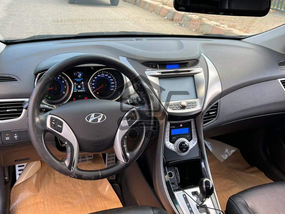 Hyundai Avante 2011 - الصورة 6