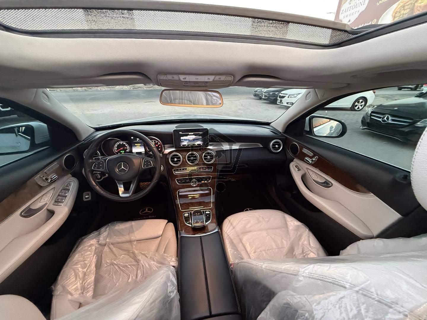 Mercedes C300 2015 4matic - الصورة 9