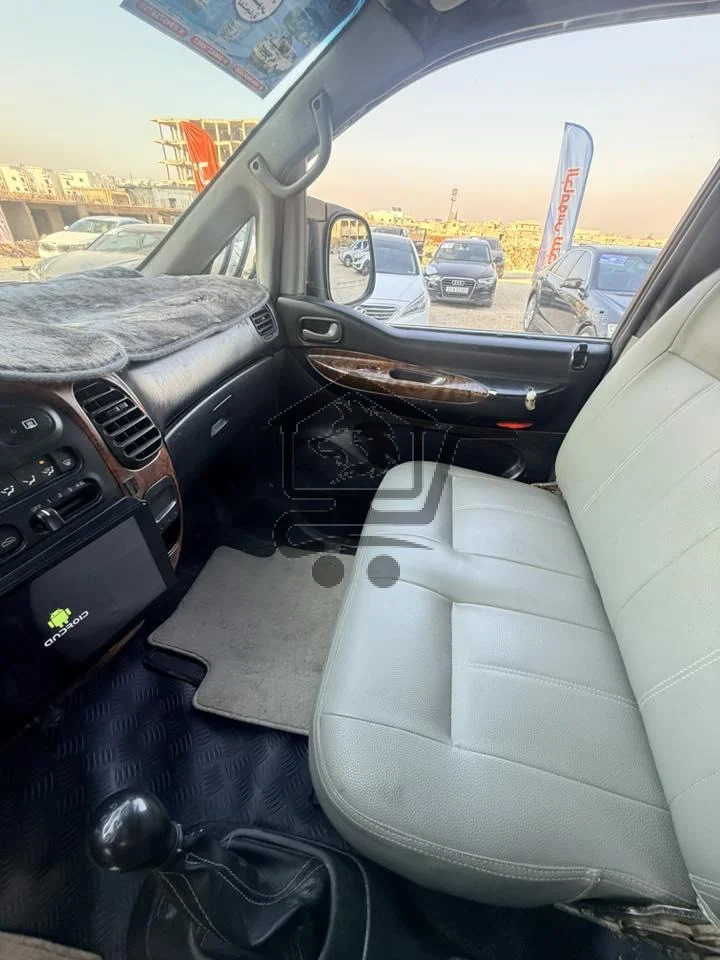 فان ستاركس 2003 سياحي - الصورة 9