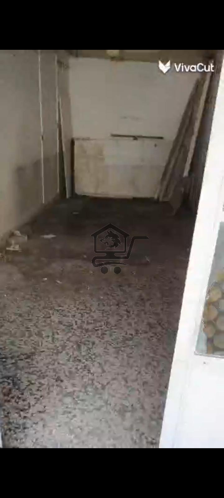 محل للبيع