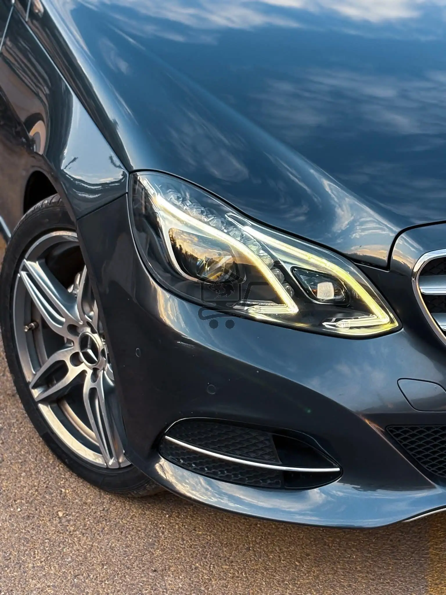 Mercedes - الصورة 2