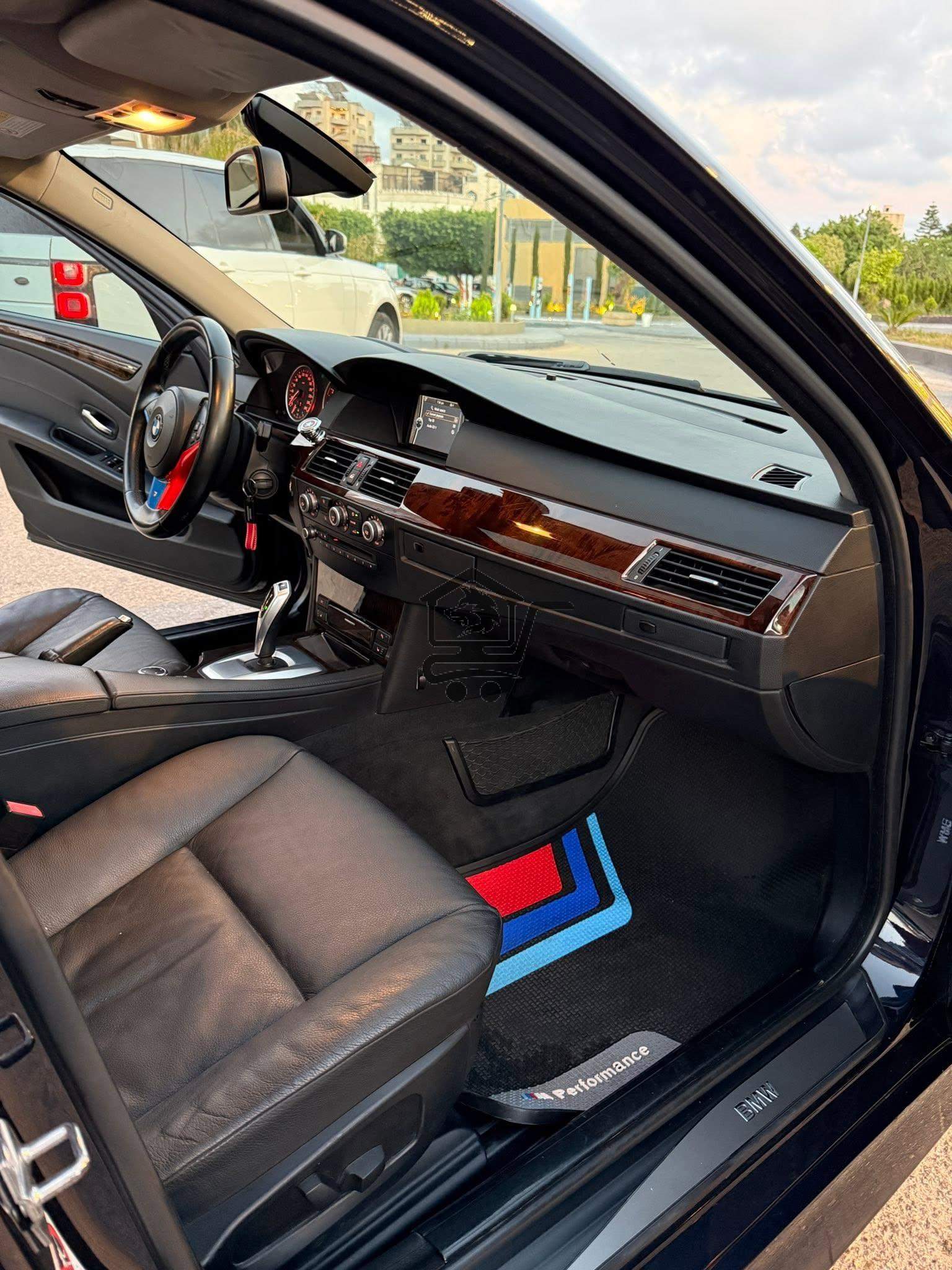 BMW 528i 2010 - الصورة 6