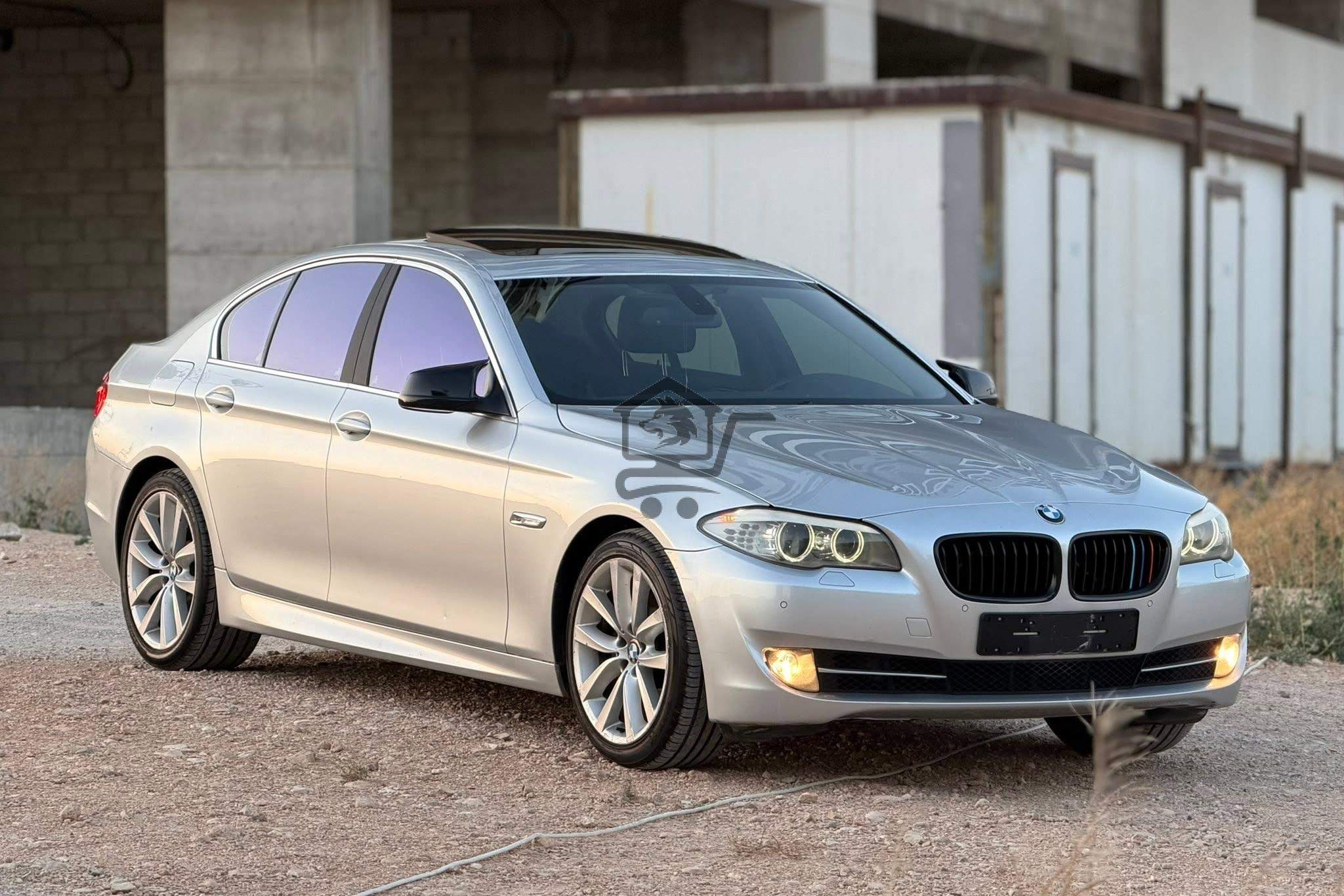 BMW 530i 2011 - الصورة 1