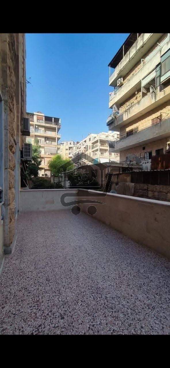 منزل في شارع تشرين - الصورة 1