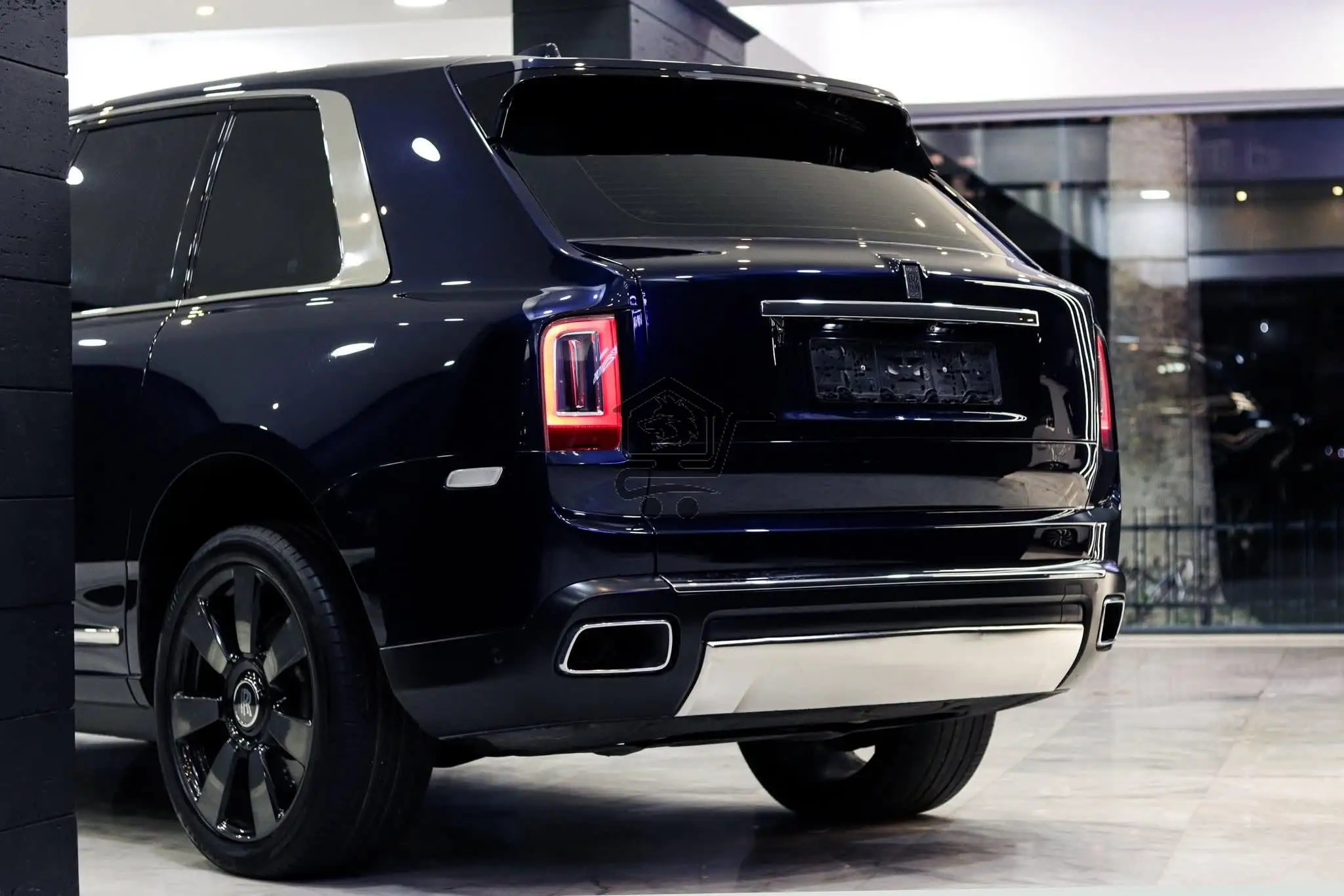 Rolls Royse Cullinan - الصورة 8