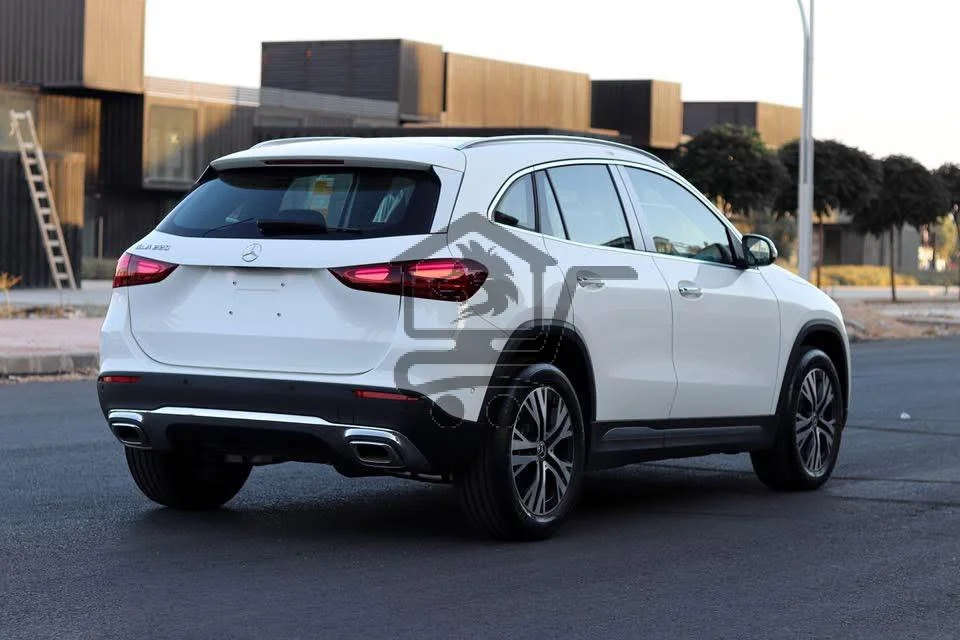 Mercedes - الصورة 2