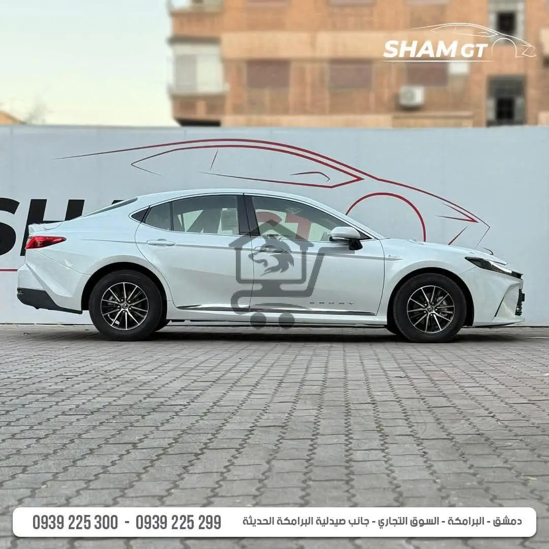 Toyota Camry Hybrid 2025 - الصورة 3