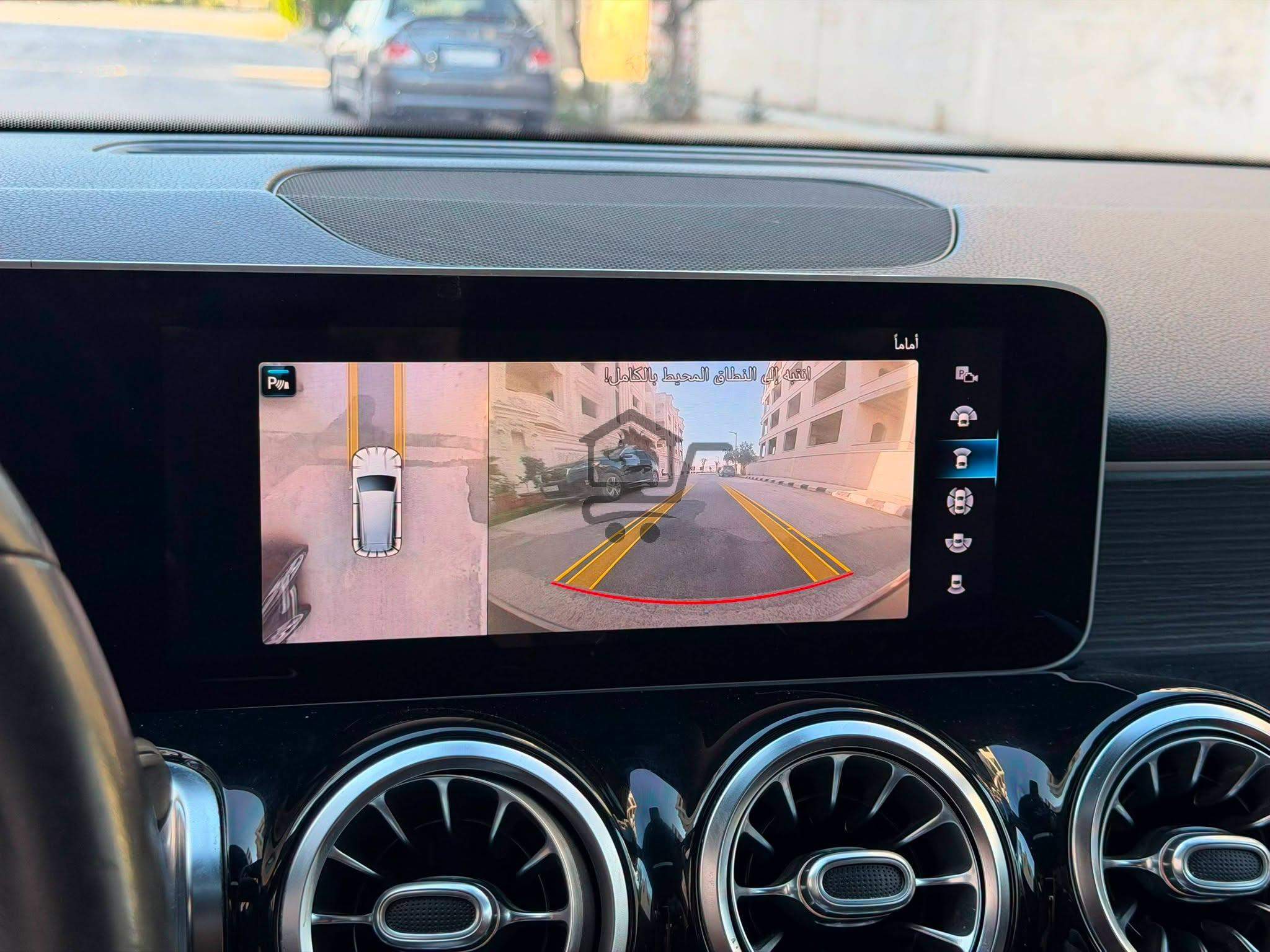 Mercedes-Benz GLB 250 - الصورة 7
