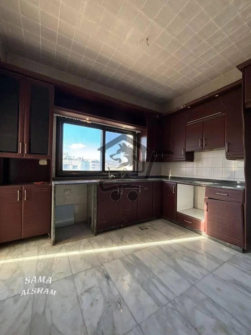 شقة سكنية بموقع مميز - الصورة 4