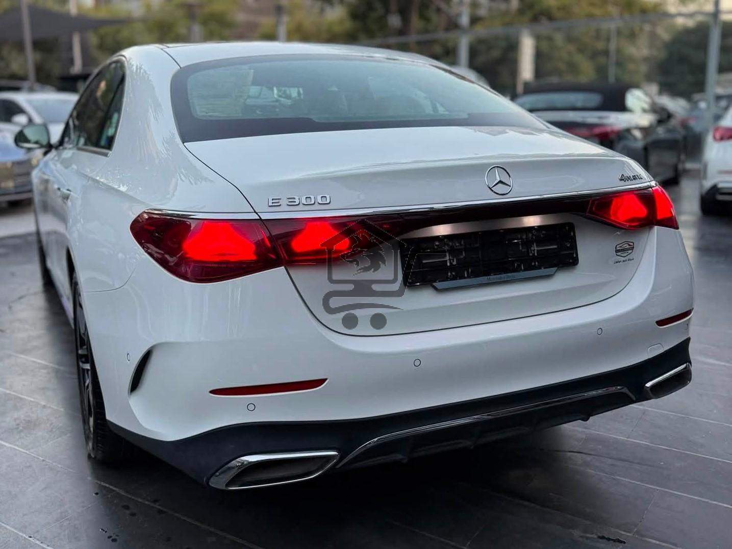 Mercedes E300 4Matic 2026 - الصورة 4