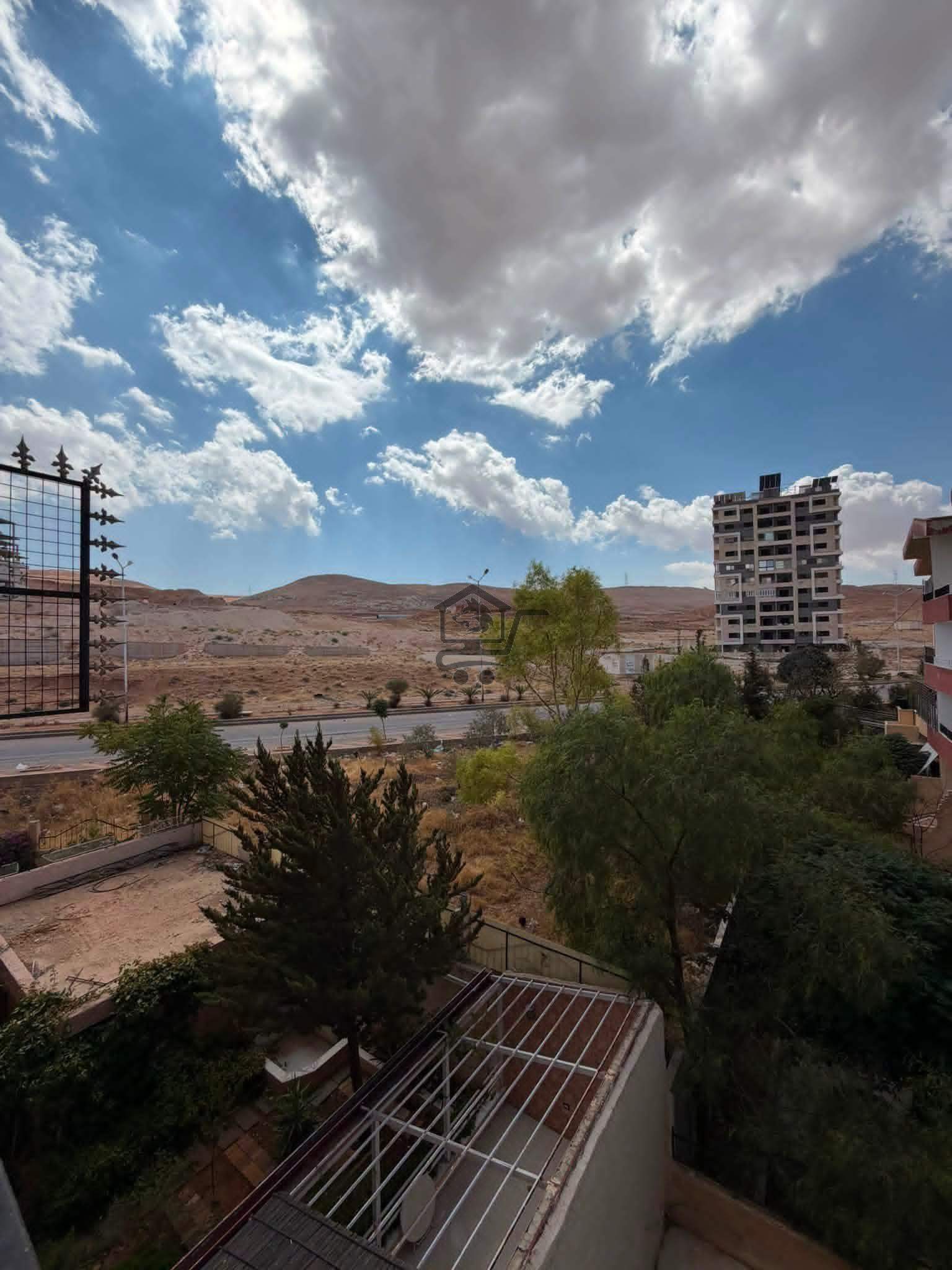 للبيع منزل بسعر مميز - الصورة 1