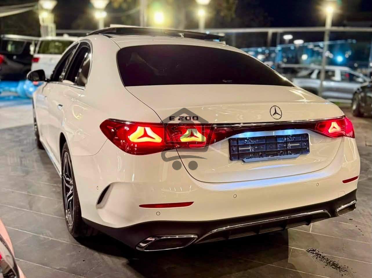 Mercedes E200 AMG 2026 - الصورة 4