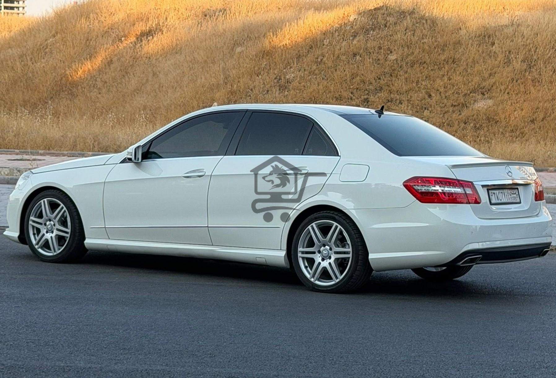 Mercedes-Benz E300 2010 - الصورة 2