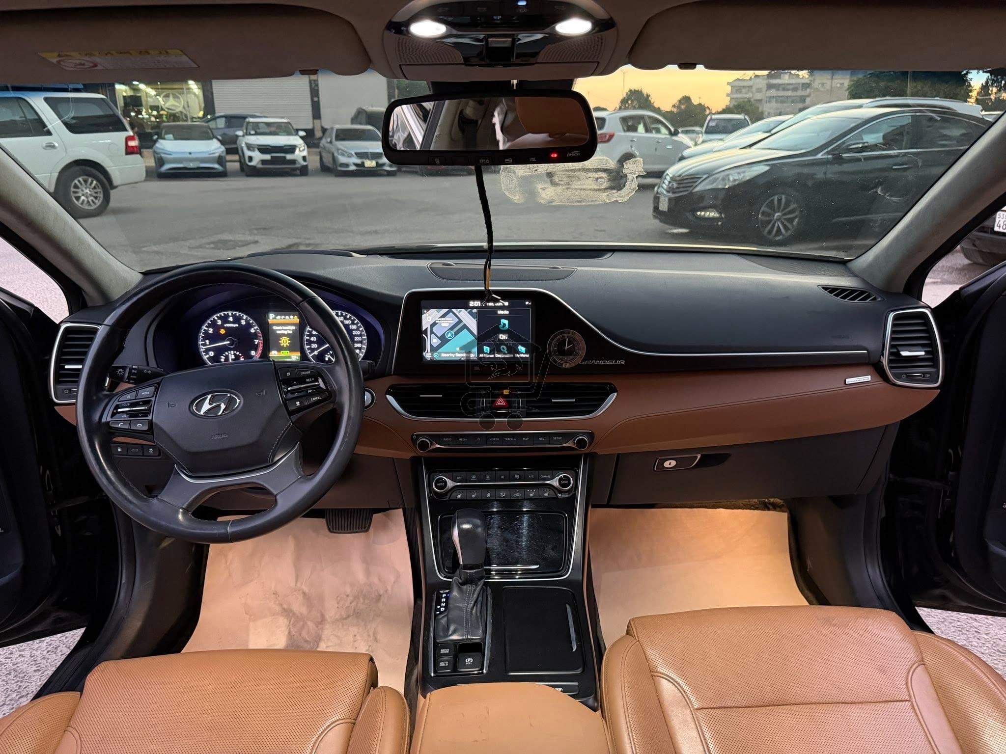 Hyundai Azera 2017 - الصورة 6
