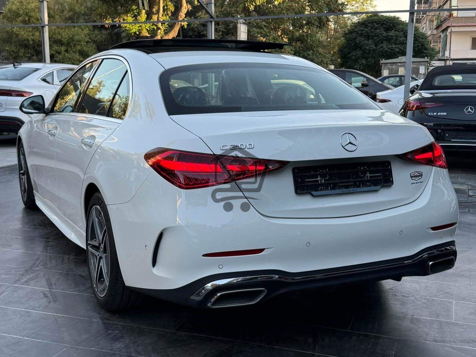 Mercedes-Benz C200 AMG - الصورة 4