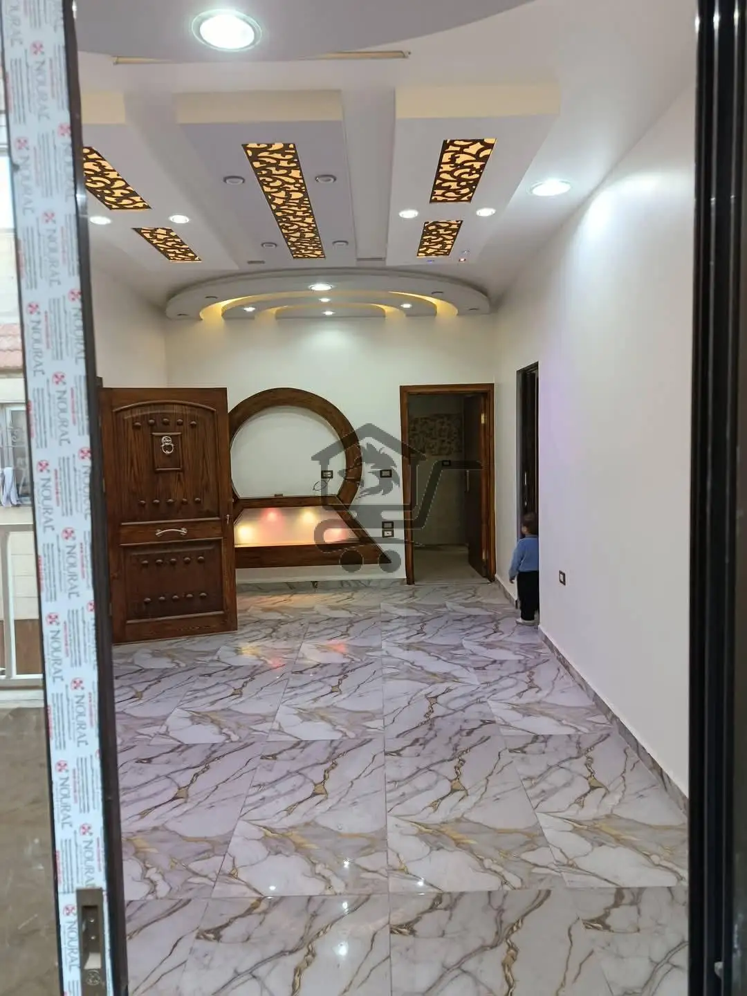 شقة غرفتين بكسوة عصرية - الصورة 1