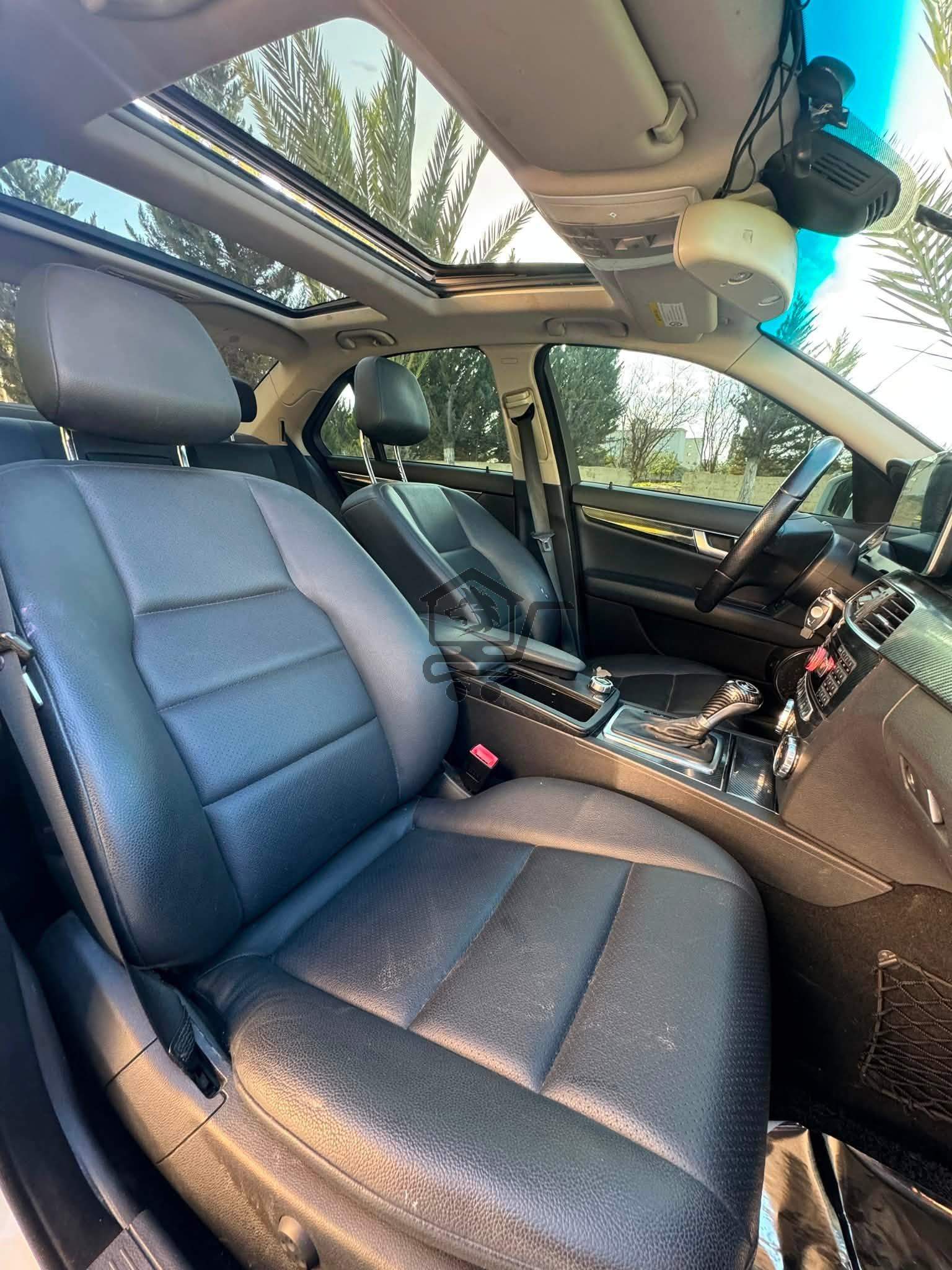 Mercedes C200 2012 - الصورة 5