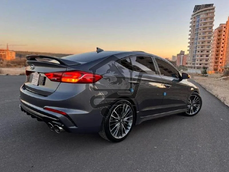 Hyundai Elantra Sport 2017 - الصورة 3