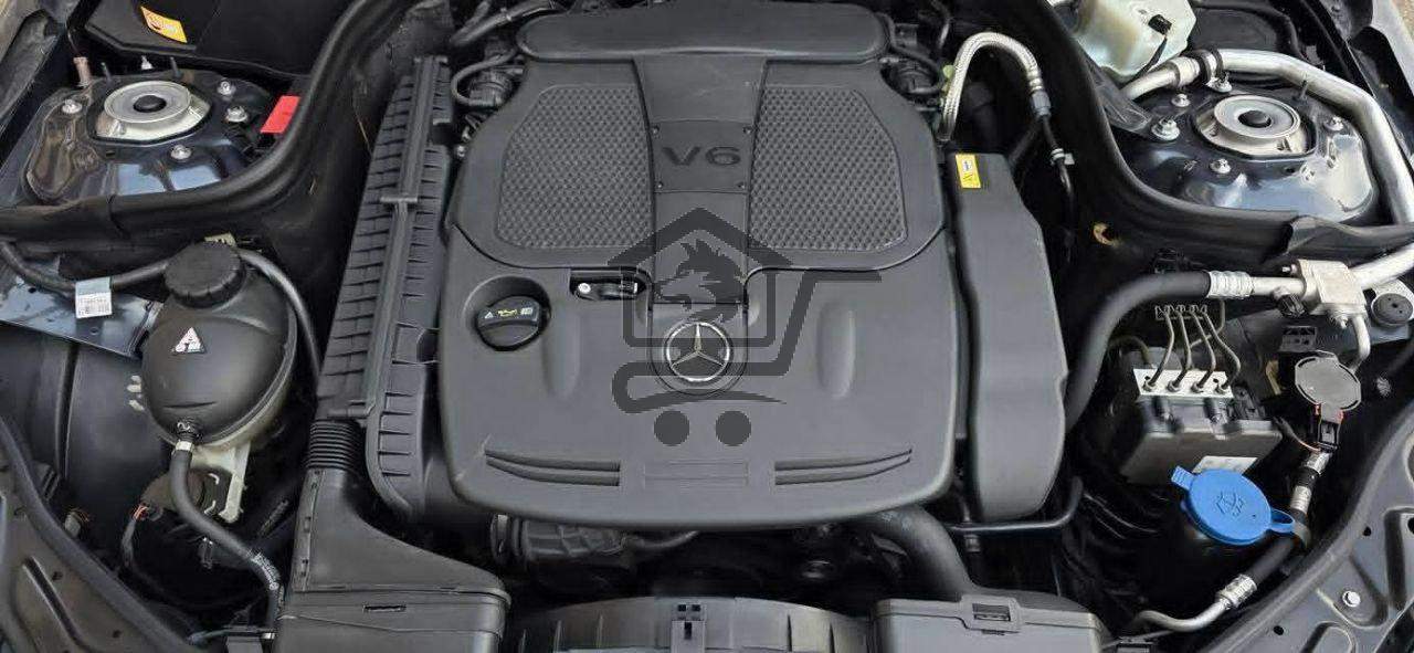 Mercedes-Benz E300 4MATIC - الصورة 5