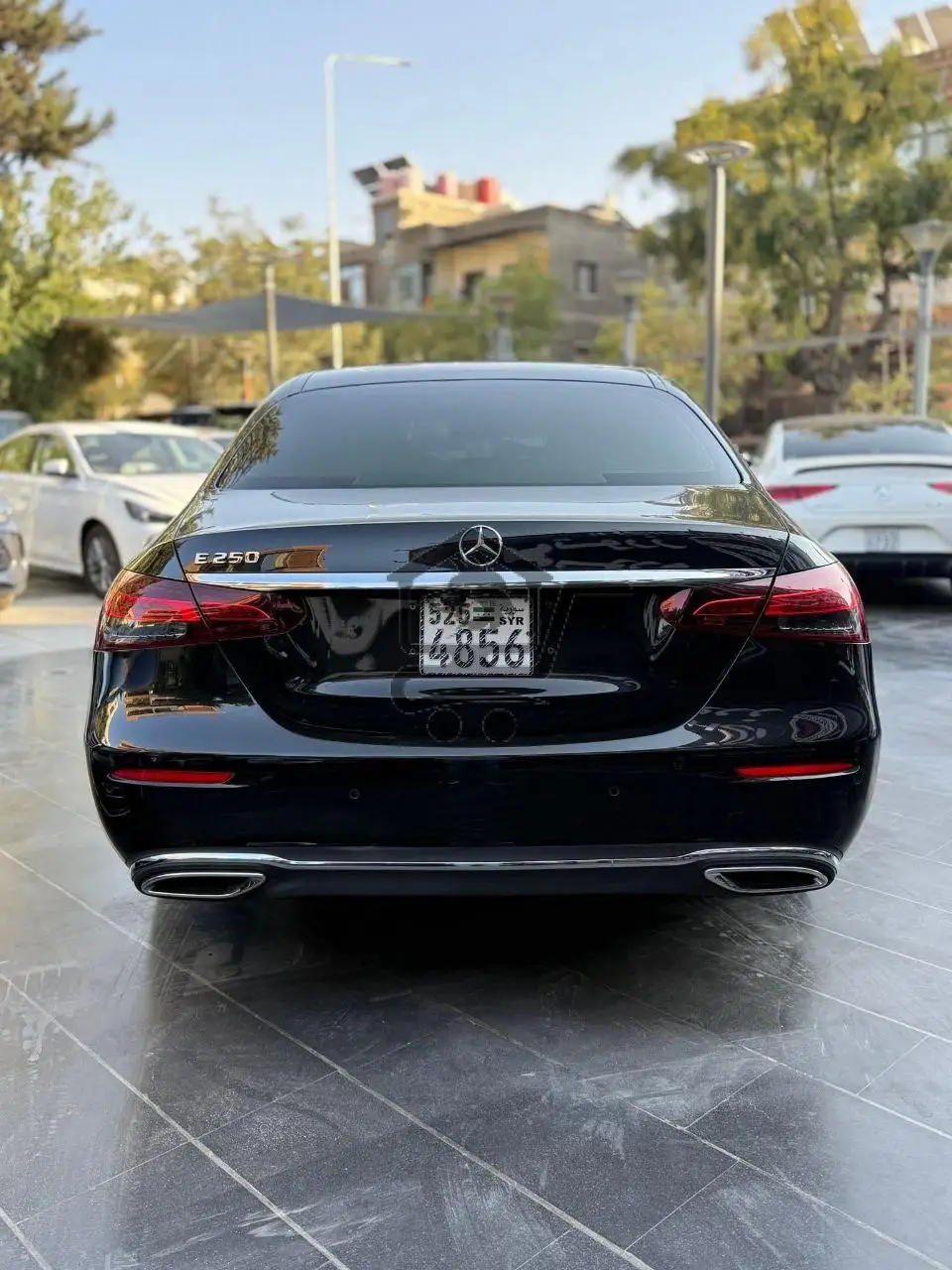 Mercedes Benz E250 - الصورة 4