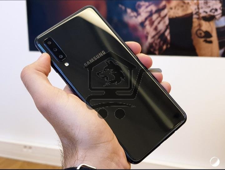 موبايل Galaxy A7 - الصورة 2