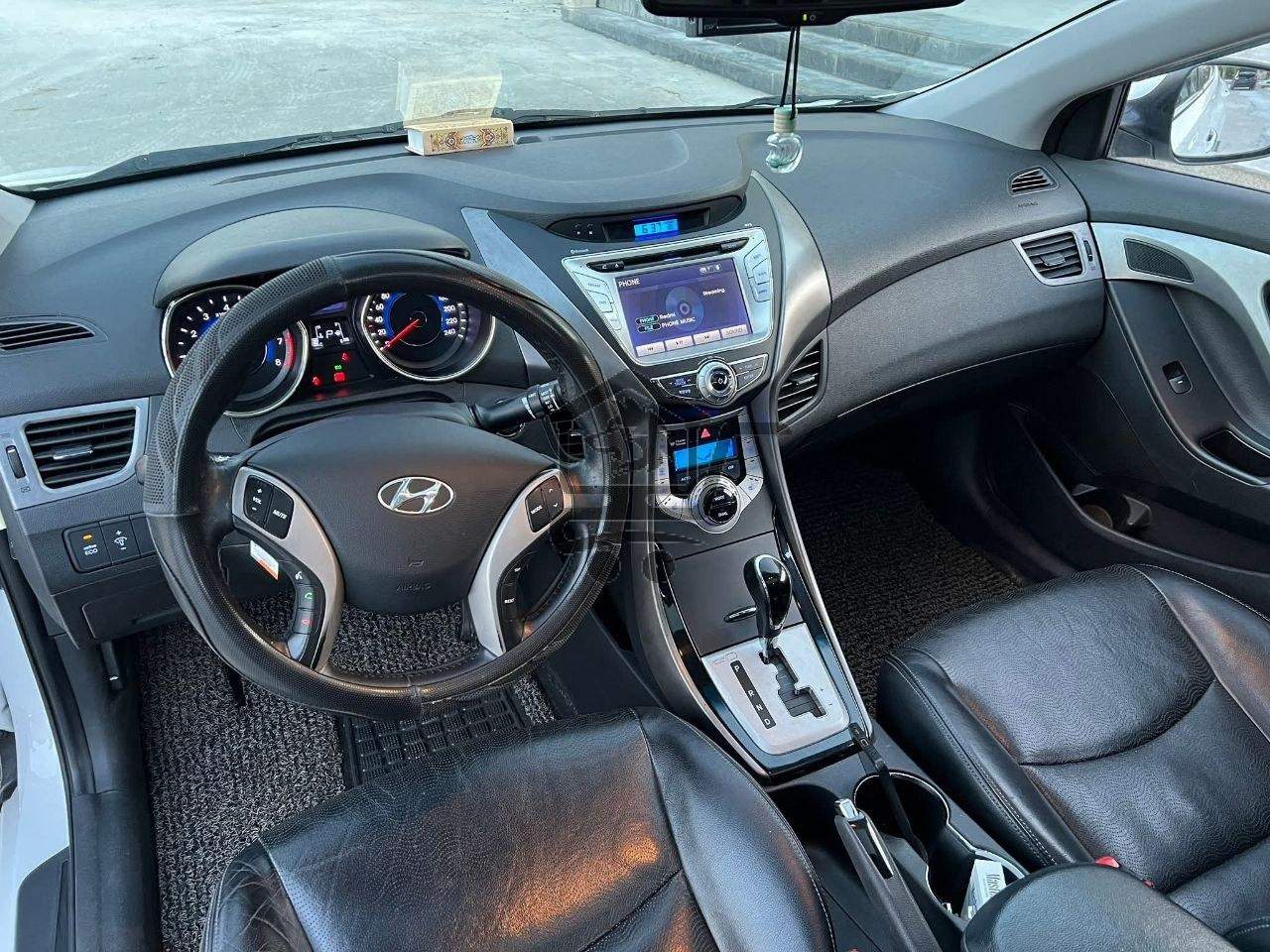 HUYNDAI ELANTRA 2011 - الصورة 8