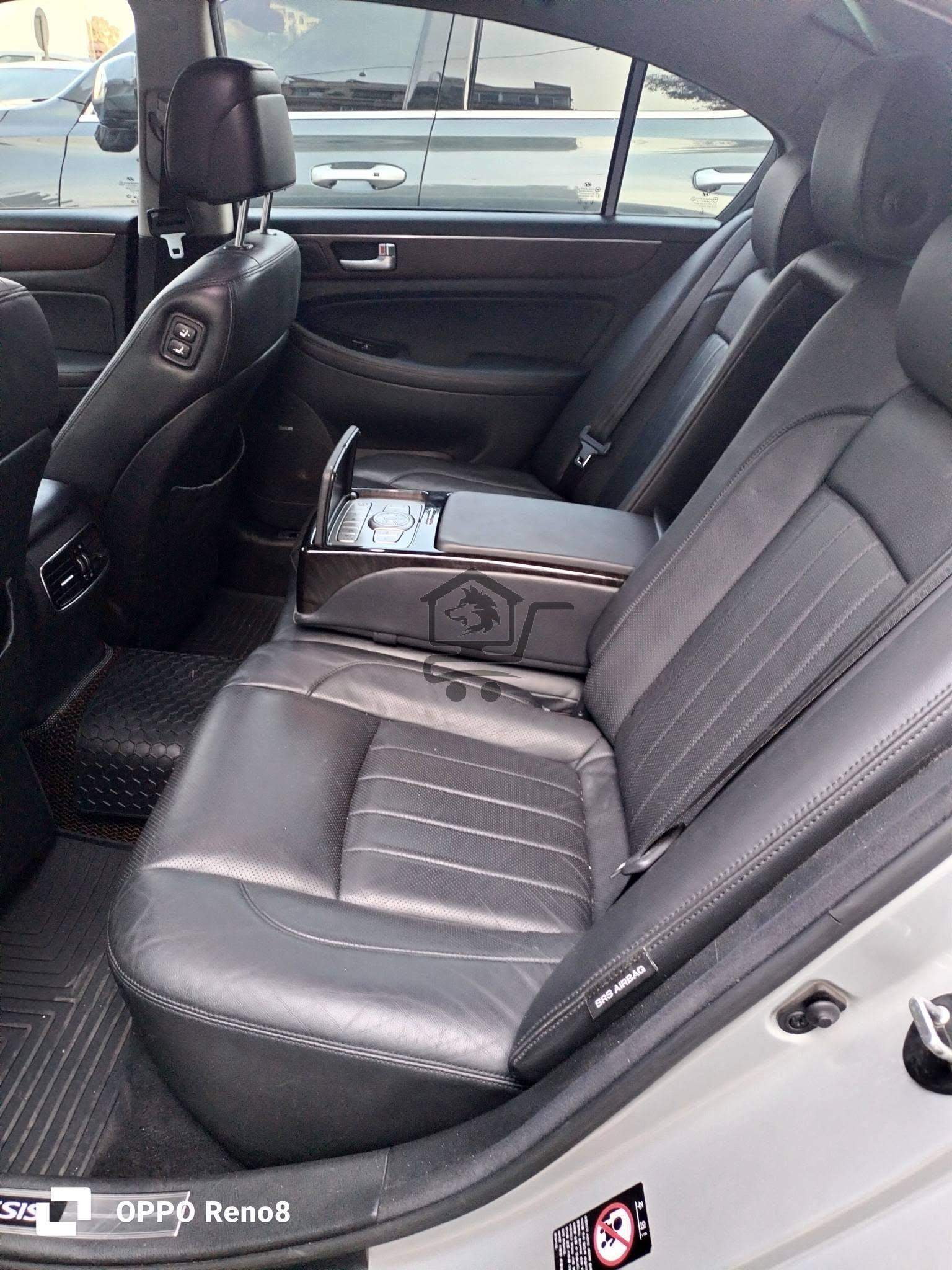 2013 Genesis BH330 - الصورة 10