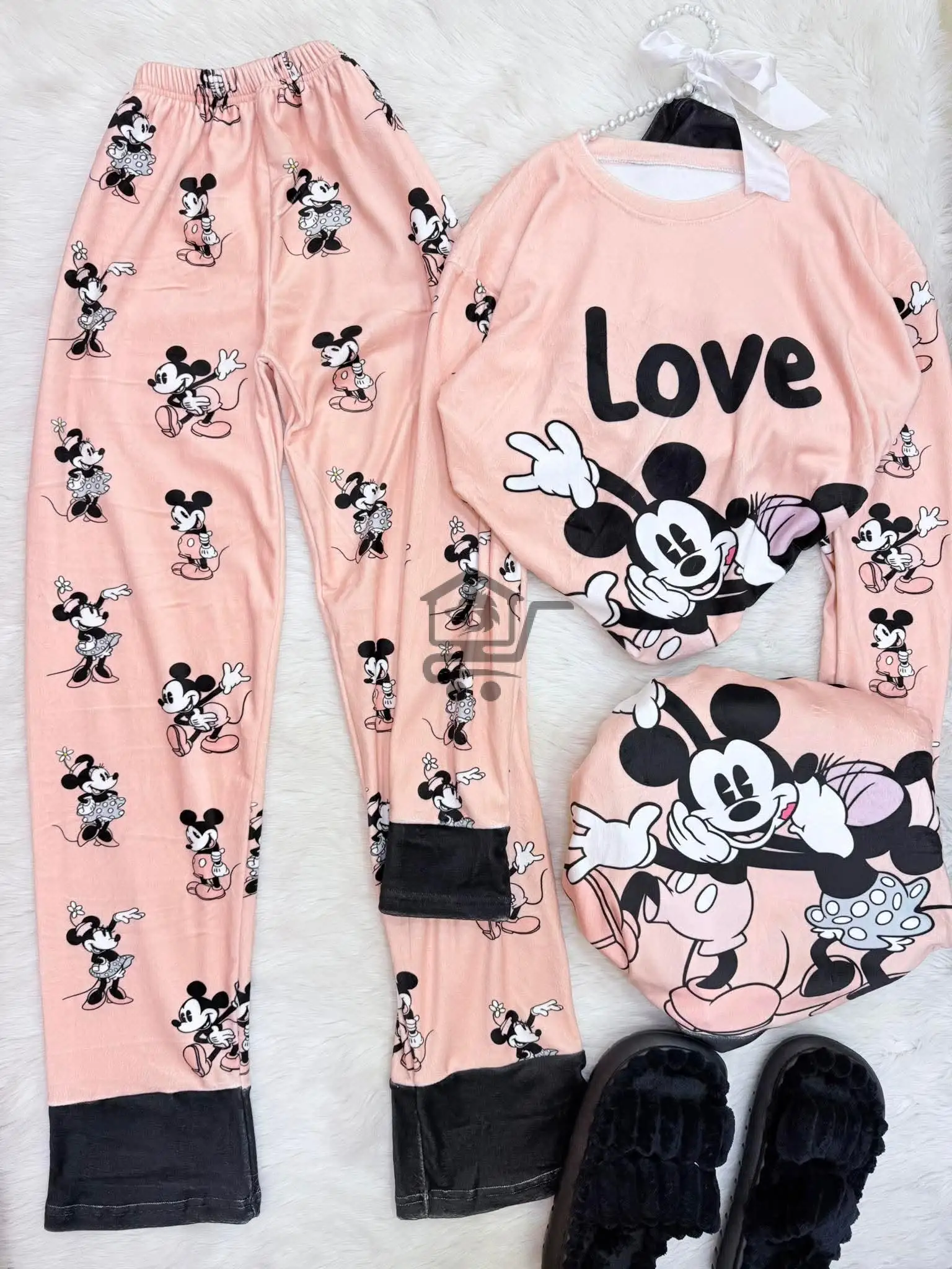 بيجاما مخمل اوروبي