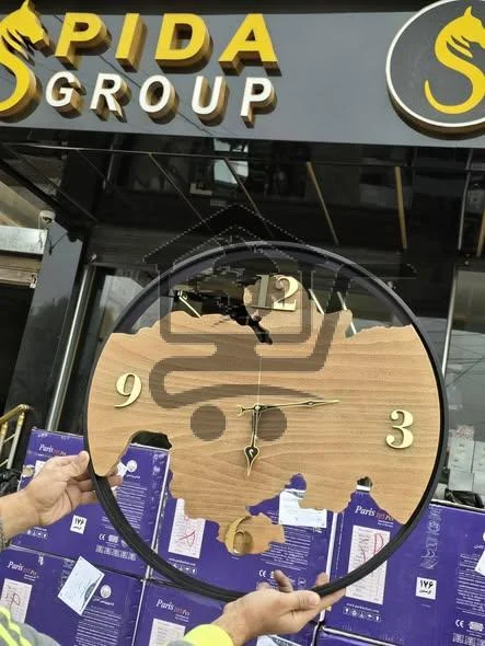 ساعة انيقة مميزة غريبة - الصورة 1