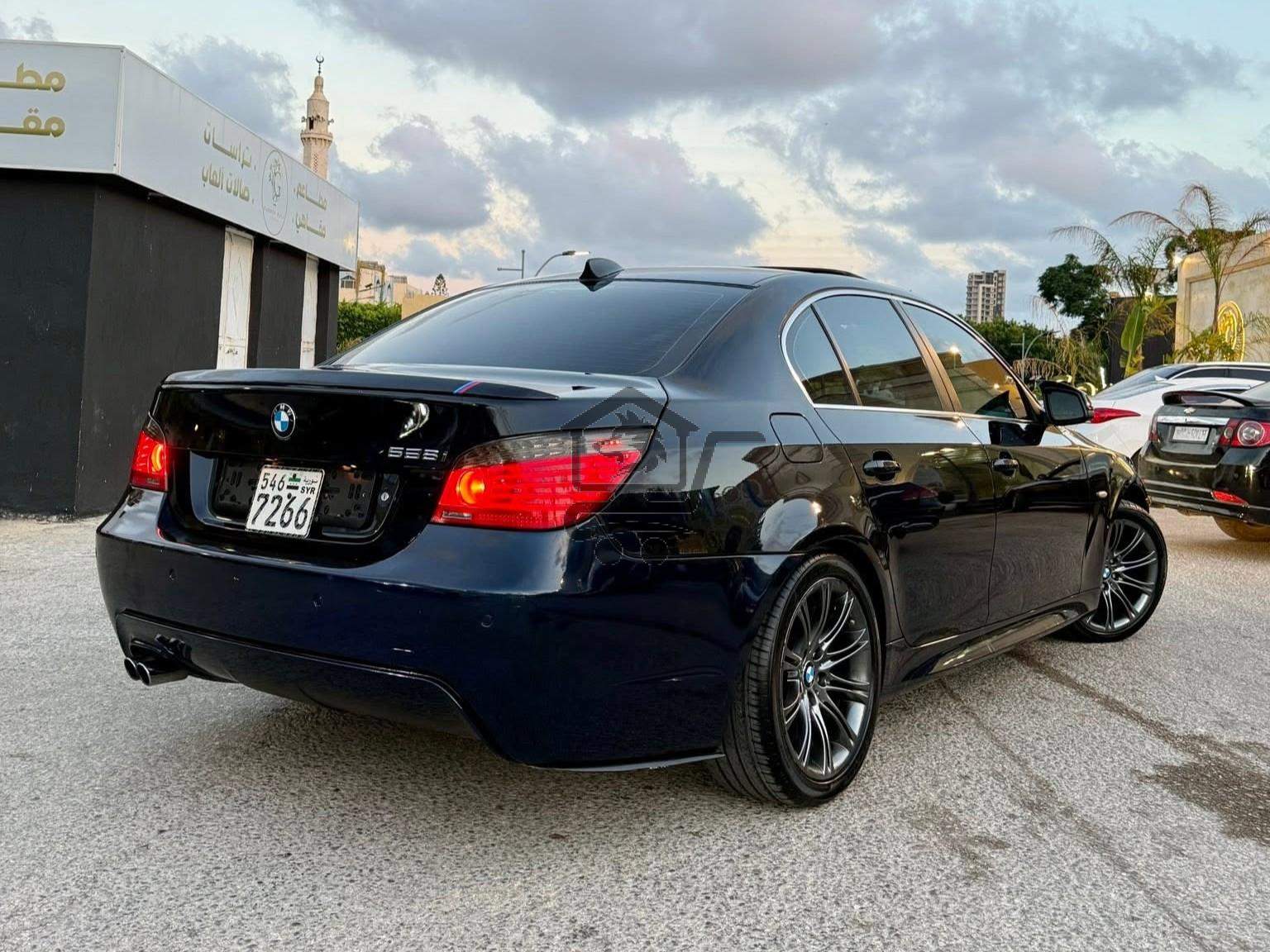 BMW 528i 2010 - الصورة 2