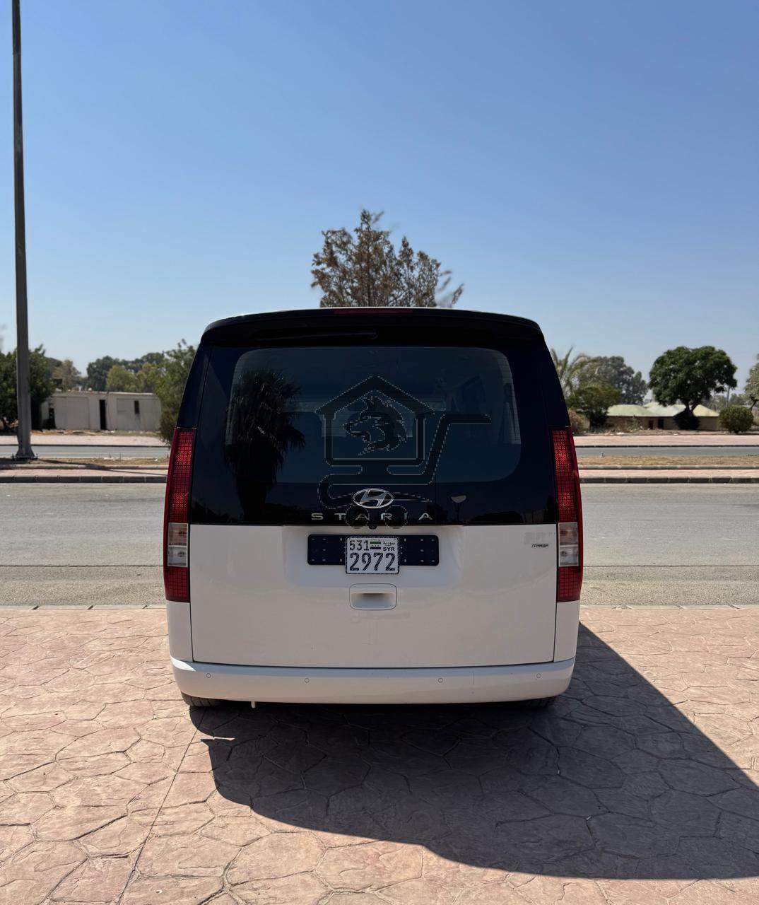 فان هيونداي ستاريا 2022 HTRAC - الصورة 6